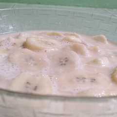 A picture of Kolak pisang susu beruang.