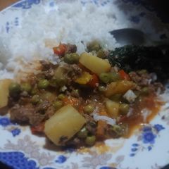 A picture of Rice, peas and mince stew.
