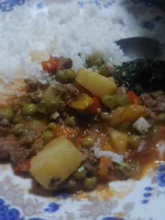 A picture of Rice, peas and mince stew.