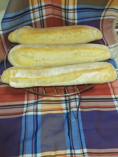 Una foto de Mini baguette con masa madre🥖🥖🥖