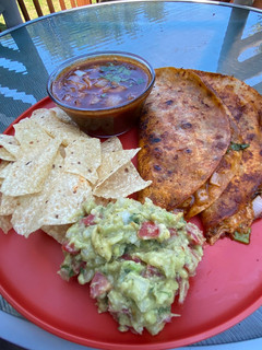 A picture of Vegan Birria Tacos With Consommé 𝓥 (𝙿𝚕𝚊𝚗𝚝 𝙱𝚊𝚜𝚎𝚍 𝙼𝚊𝚖𝚊𝚜🌿).