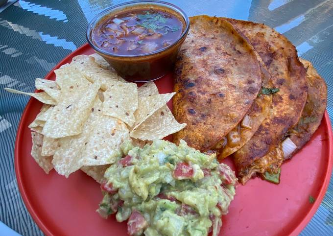 Vegan Birria Tacos With Consommé 𝓥 (𝙿𝚕𝚊𝚗𝚝 𝙱𝚊𝚜𝚎𝚍 𝙼𝚊𝚖𝚊𝚜🌿)