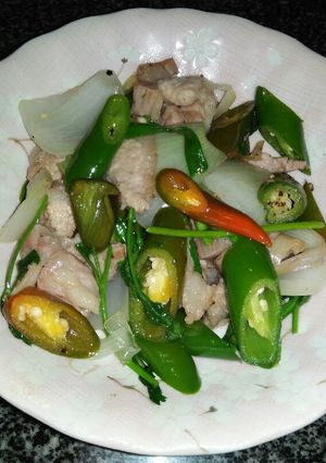 Hình của món Ba chỉ xào ớt.