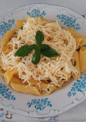 Tejszínes, sajtos, bazsalikomos penne. #gluténmentes #tejmentes recept fotója