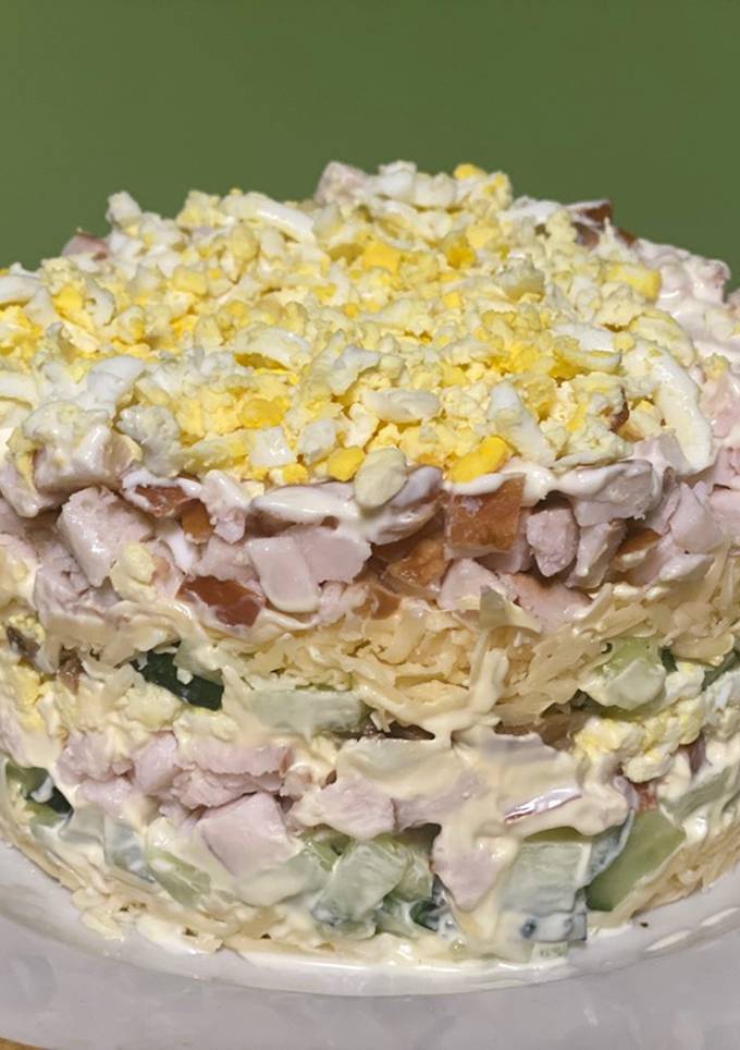 Салат з копченою куркою