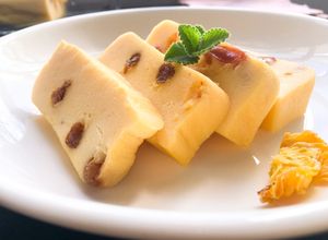 Hình của món Bánh trứng nho khô.