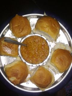 पाव भाजी (Pav Bhaji Recipe in Hindi) रेसिपी मुख्य फोटो
