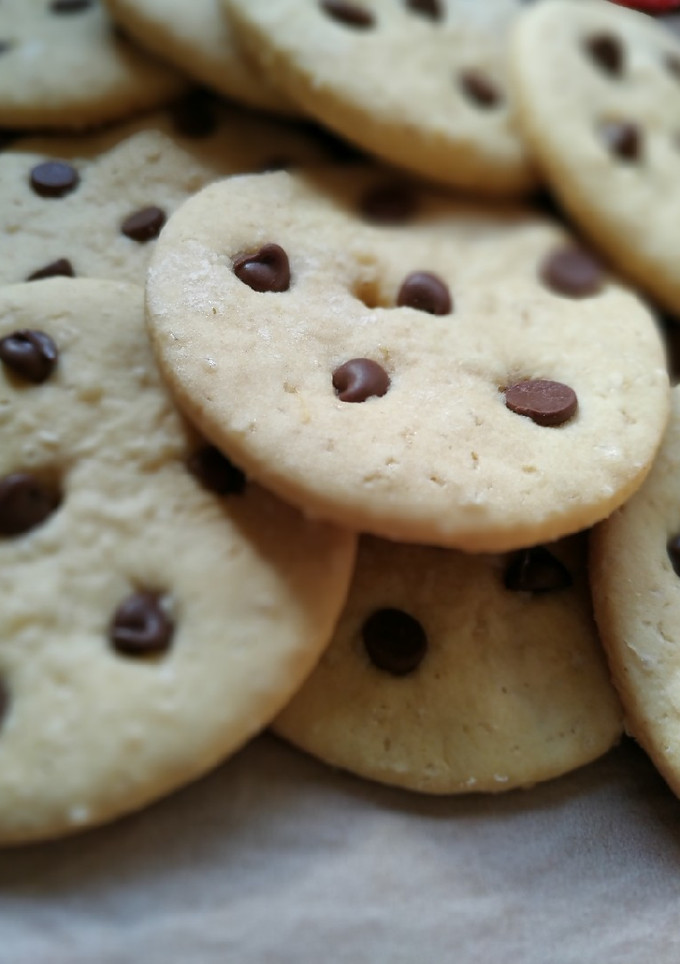 Una foto de Galletitas de limón con chispas de chocolate 🍪