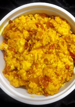 A picture of Tomato paneer.