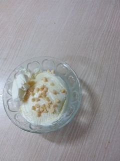 A picture of Homemade vanilla ice cream#author marathon.