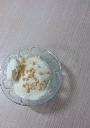 A picture of Homemade vanilla ice cream#author marathon.