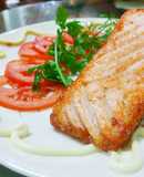 Fillet cá hồi chiên áp chảo