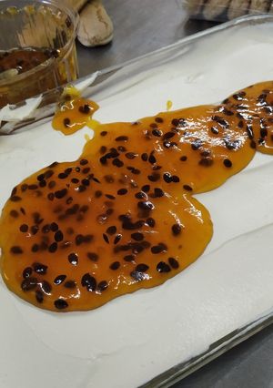 Una foto de Postre con maracuyá