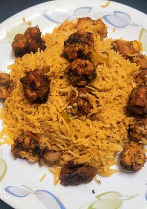 A picture of Moti chicken pulao.