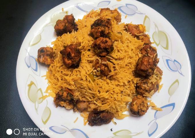 Moti chicken pulao