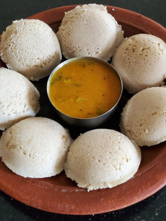 வரகு இட்லி(varagu idli recipe in tamil) செய்முறை முக்கிய புகைப்படம்