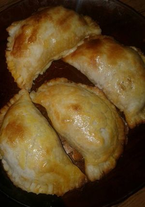 Una foto de Empanadas de pollo criollas