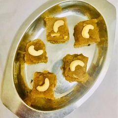 A picture of Rusk Burfi.