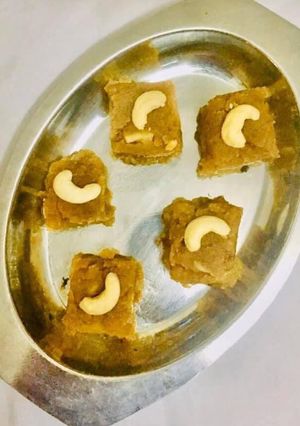 A picture of Rusk Burfi.