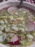 Pozole mexicano de chile güero  y pollo para cenas