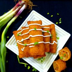 Spring onion potato bread roll (crispy snack with maida) A picture of Spring onion potato bread roll (crispy snack with maida).