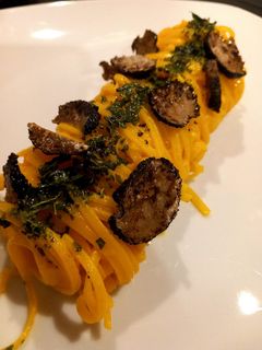 Foto di Tagliolini allo zafferano e tartufo