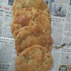 A picture of Methi puri.