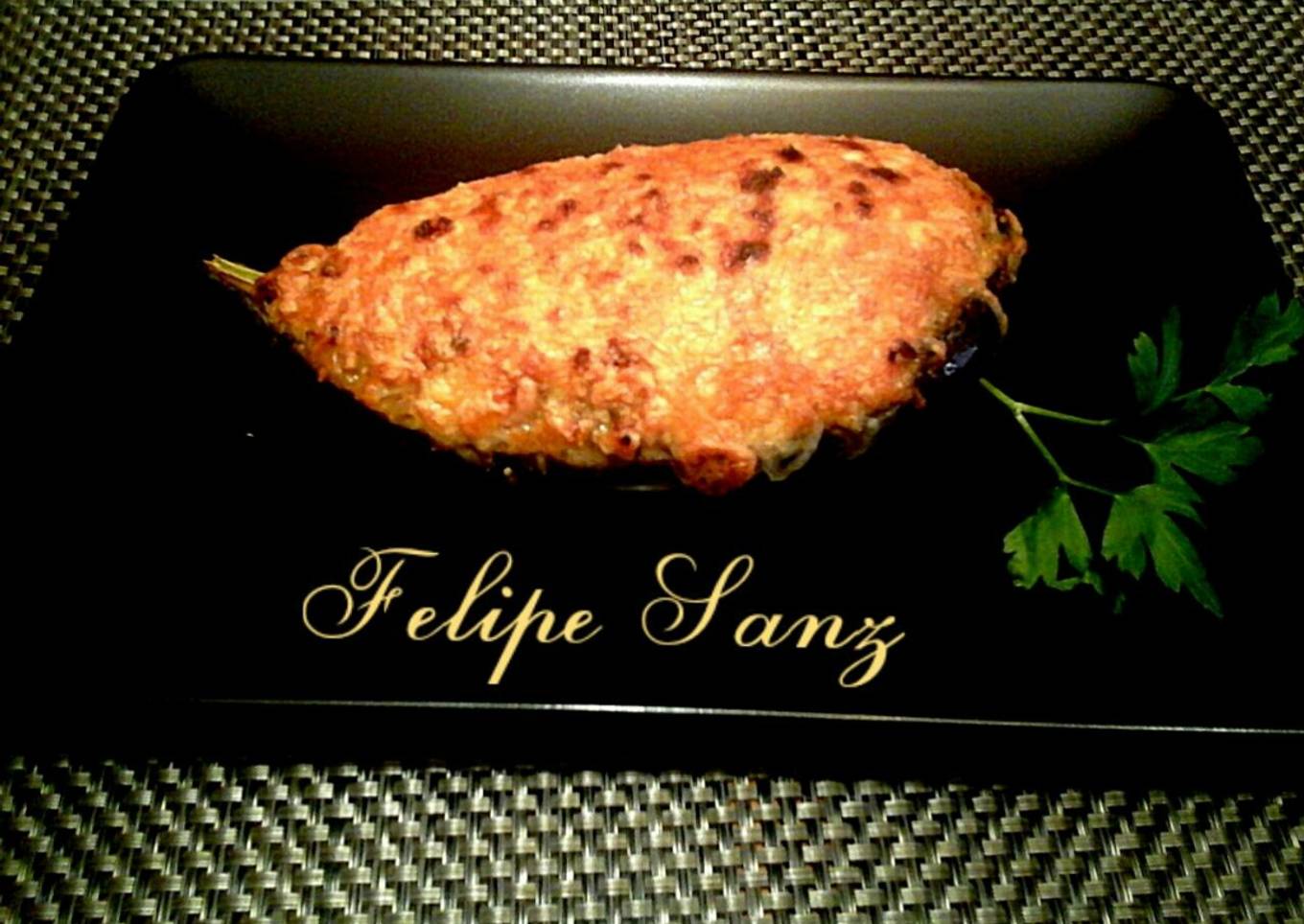 Berengena rellena de atún
