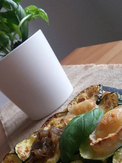 Una foto de Coca de calabacín y queso de cabra