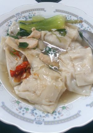 Foto resep Sup pangsit sederhana 😊
