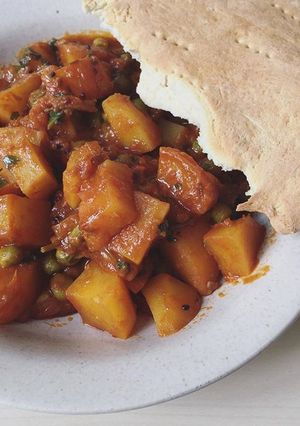 Zöldborsós burgonya Bombay-módra recept fotója