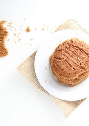 A picture of Peanut butter and coconut cookies.