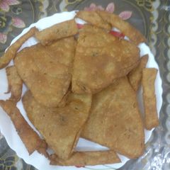 A picture of Atta mathri matar.
