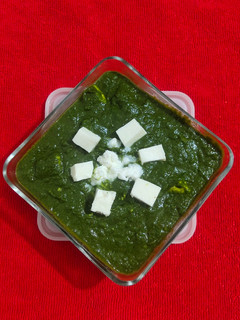 પાલક પનીર (Palak Paneer Recipe In Gujarati) રેસીપી મુખ્ય ફોટો