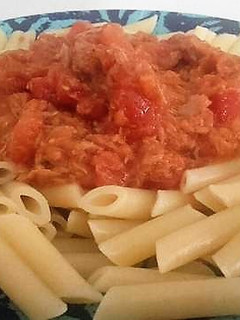 Una foto de Macarrones con atún