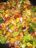 CHOPSUEY de pollo con piña y vegetales