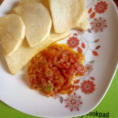 Fried yam and sauce A picture of Fried yam and sauce.
