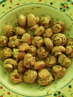 Una foto de Champiñones al ajillo