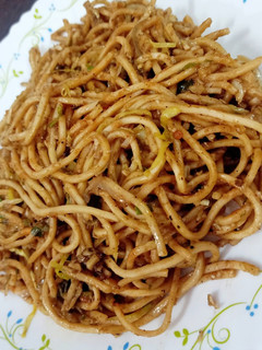 वेज नूडल्स (veg noodles recipe in Hindi) रेसिपी मुख्य फोटो
