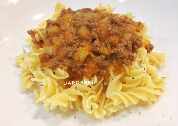 Resep Fusilli dengan Homemade Bolognese Sauce (Simple) yang Menggugah Selera