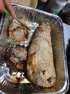 Una foto de Calzones de queso
