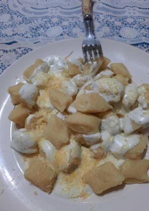 Una foto de Ñoquis del 29 con crema de roque