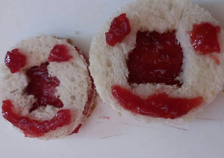 Recipe of Perfect Bread jam teddy Sandwich