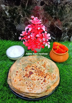 A picture of Stuffed Paratha (Bathua Aloo).