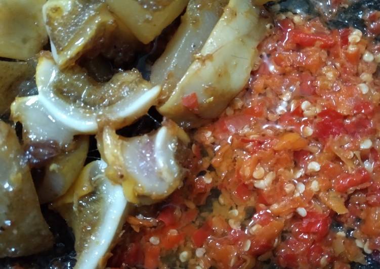 Cingur sapi goreng sambal korek