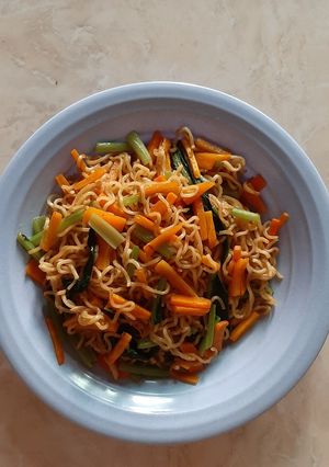 Foto resep Oseng Indomie Goreng (feat. Wortel & Sawi Hijau)