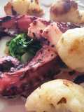 Polpo sous vide, cavolfiore, e le loro mayonnaises
