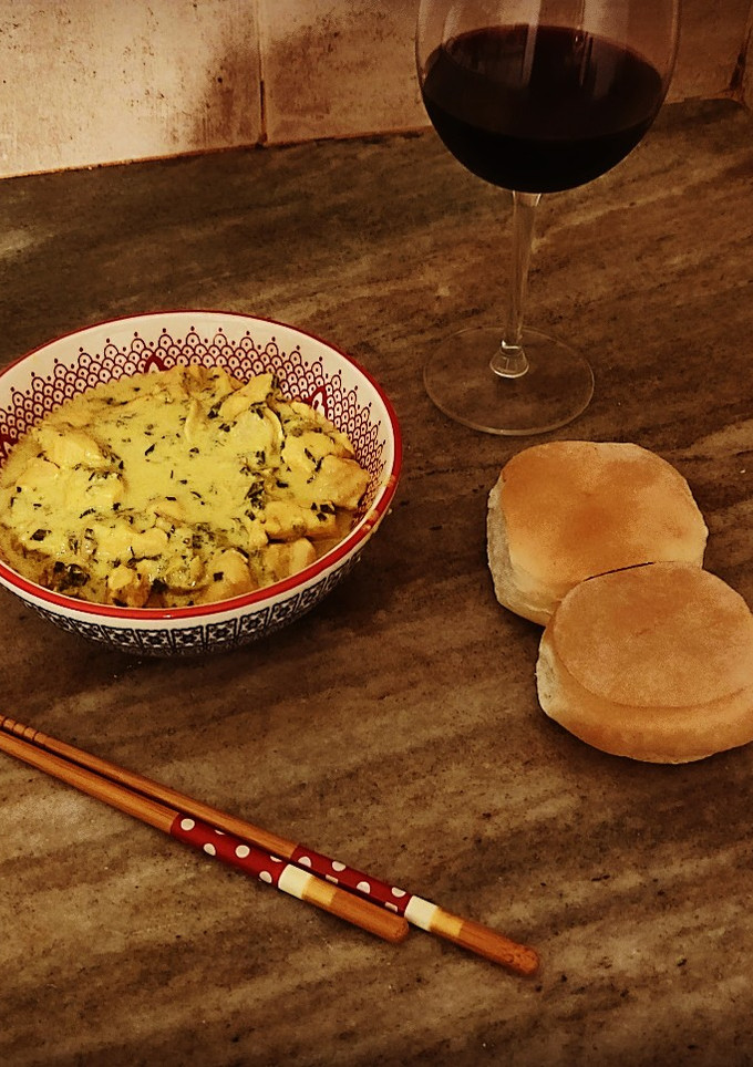 Una foto de Pollo al verdeo y champiñones