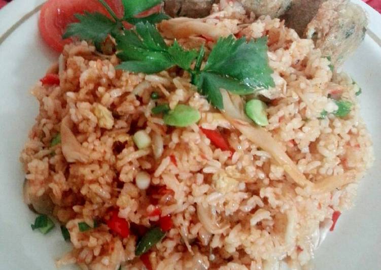 Langkah Mudah untuk Menyiapkan Nasi goreng ikan teri,jamur,pete Anti Gagal
