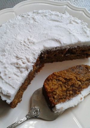 Una foto de Pastel de Zanahorias y Nueces con Crema de Coco